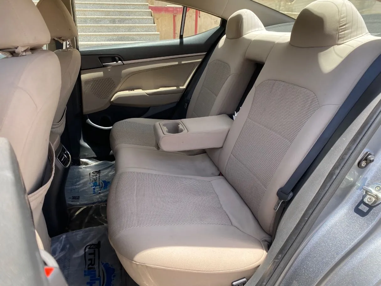 Car image 11