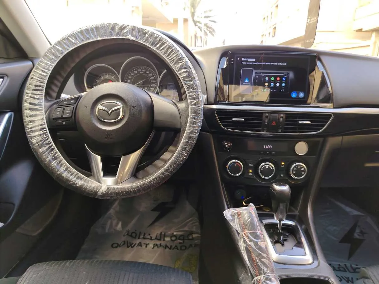 Car image 19
