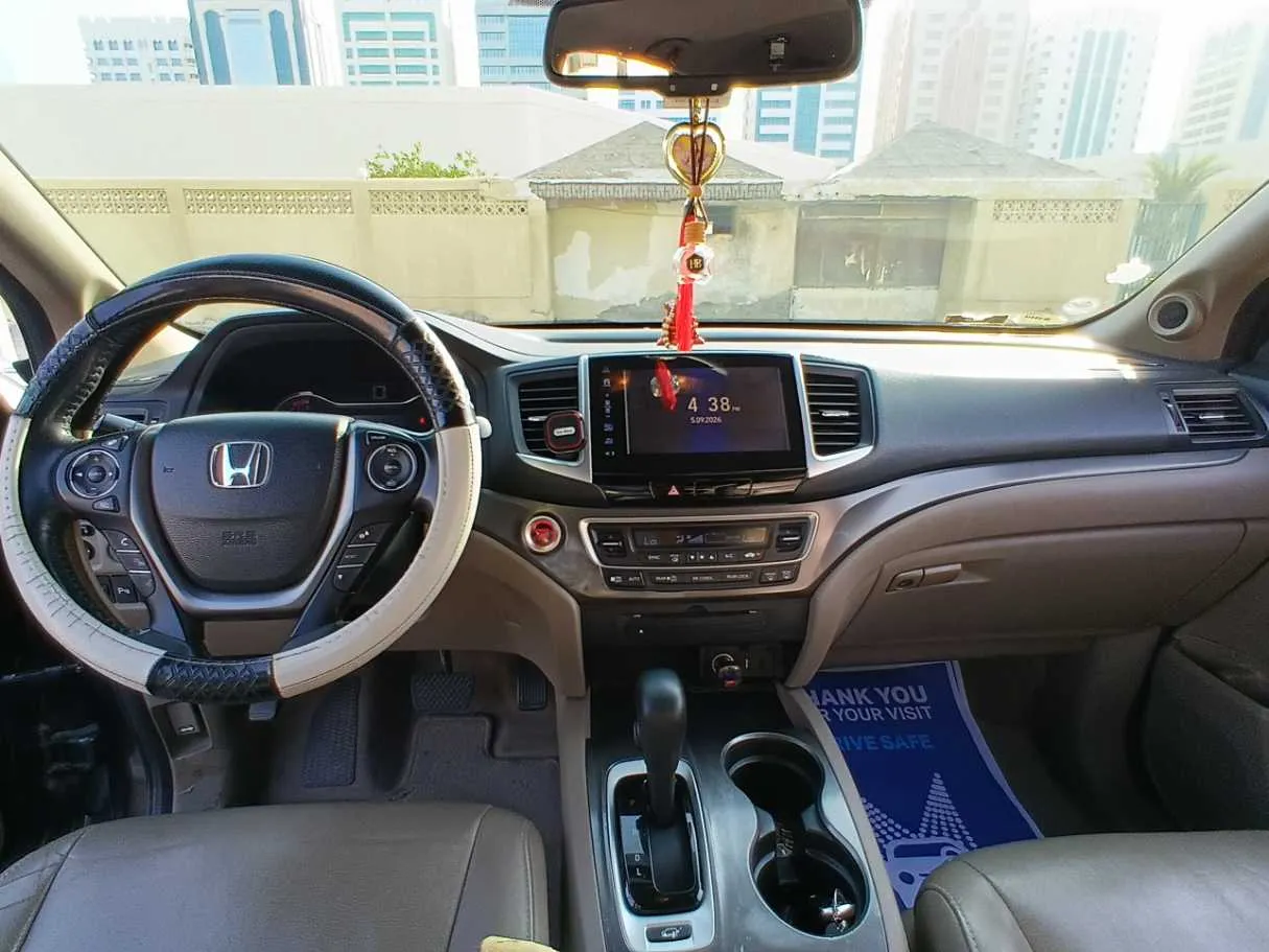 Car image 15
