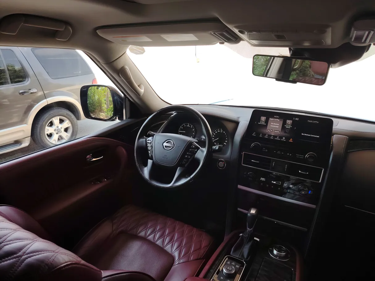 Car image 19