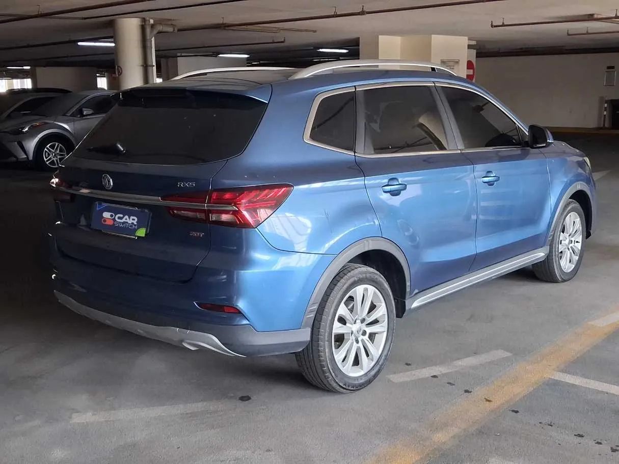 Car image 5