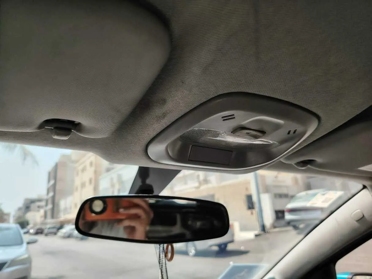 Car image 35