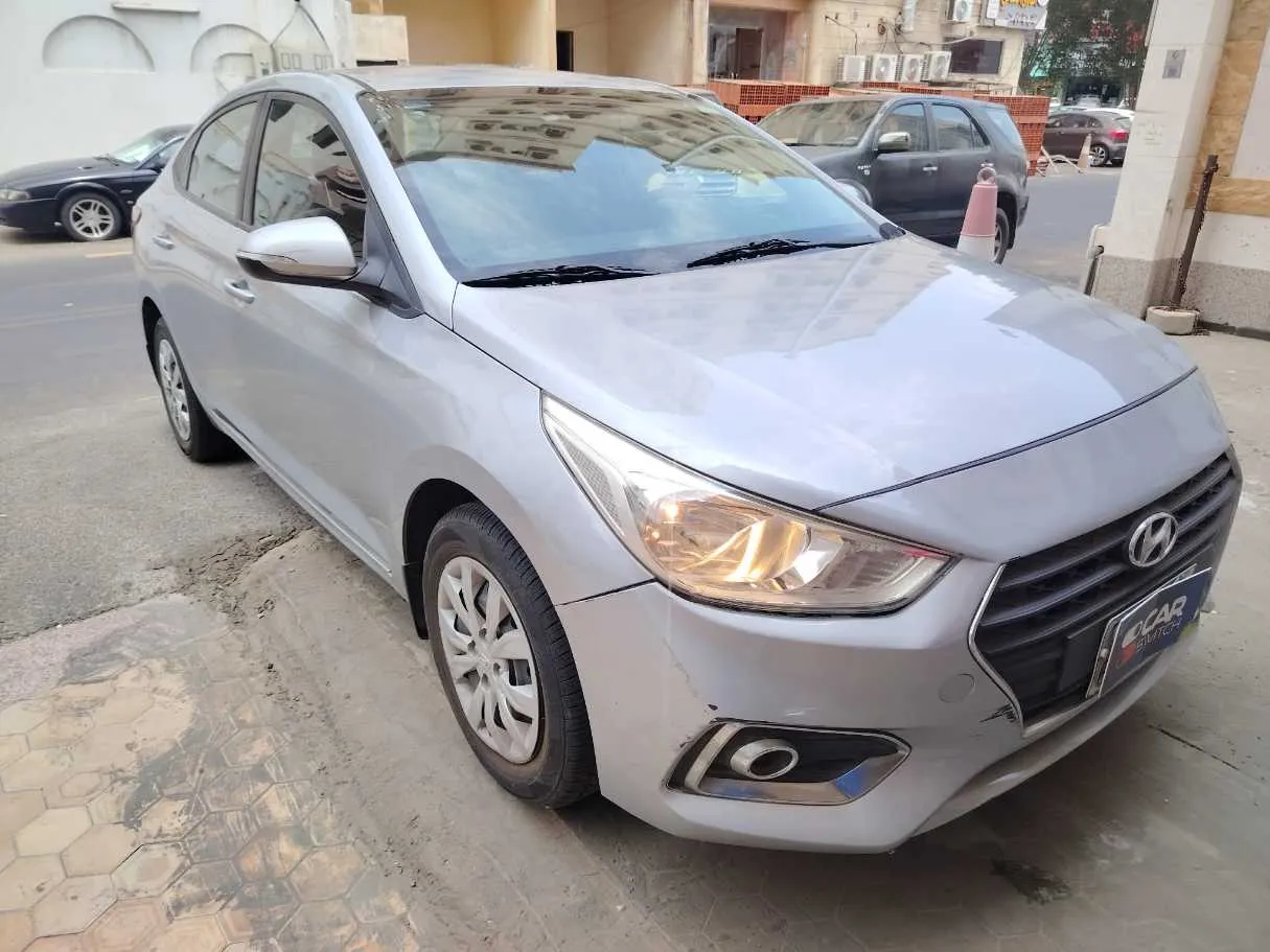 Car image 3