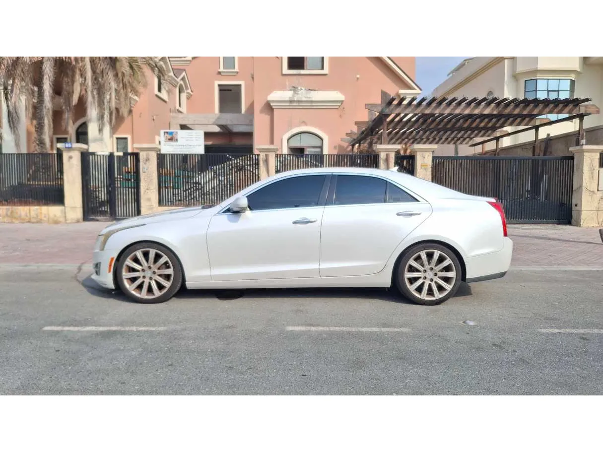 Car image 4