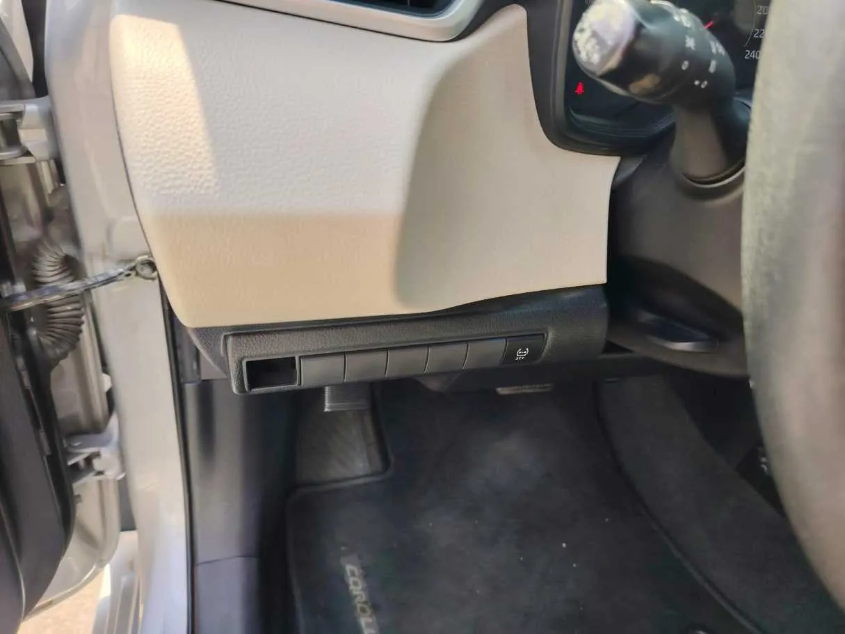 Car image 34