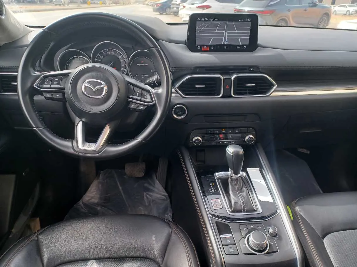 Car image 16
