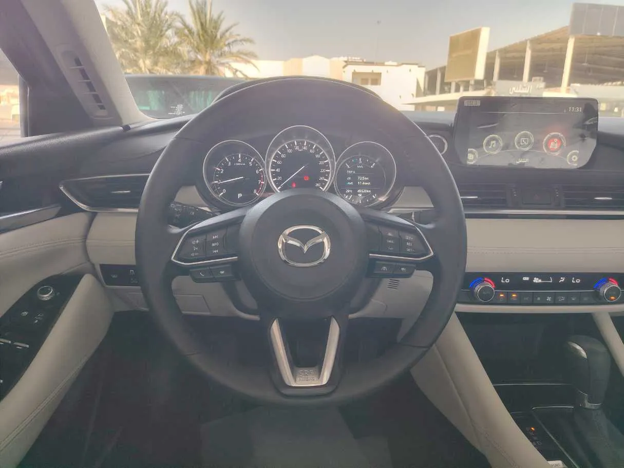 Car image 21