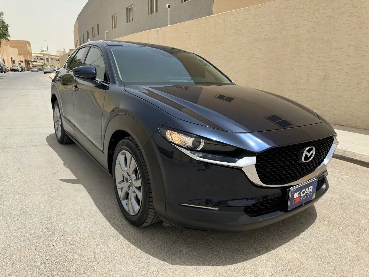 Car image 3