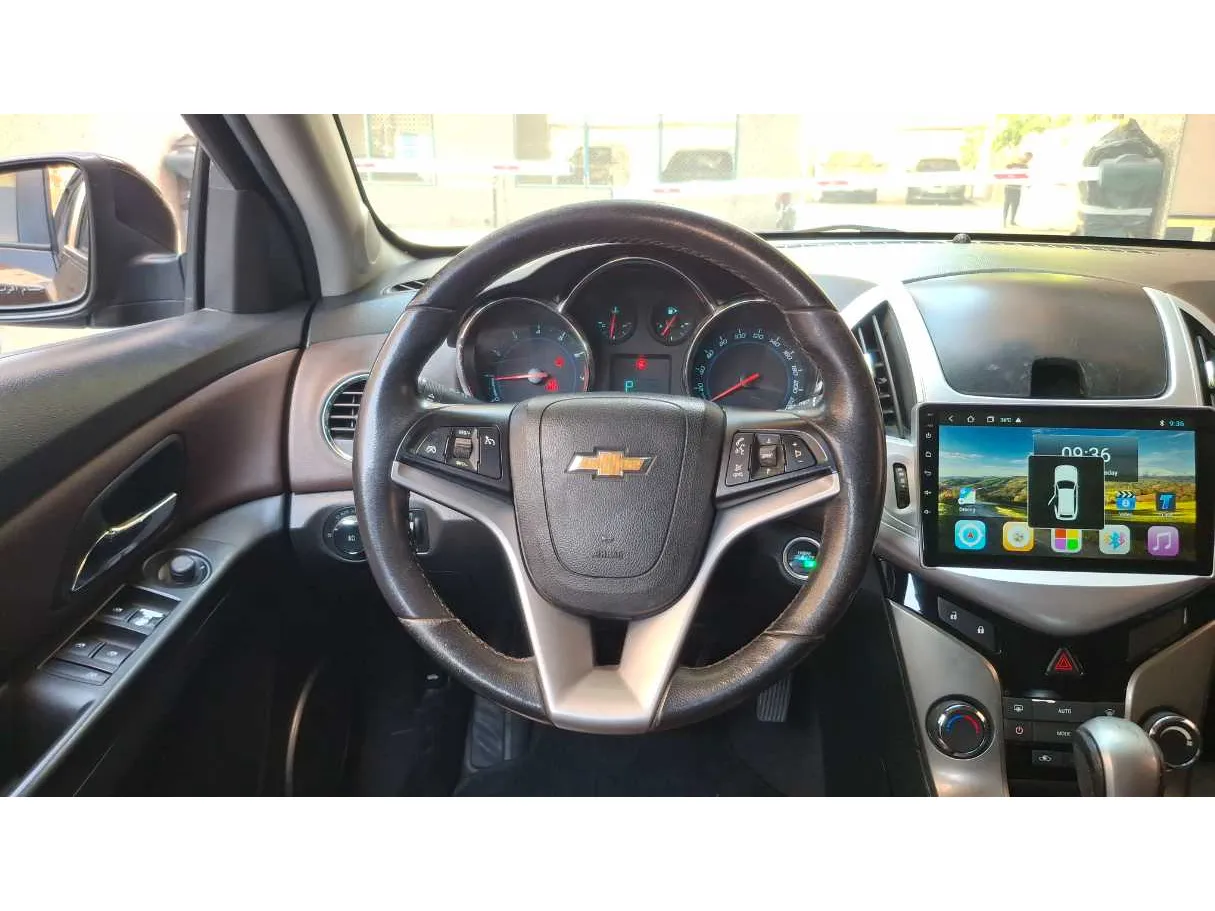 Car image 15