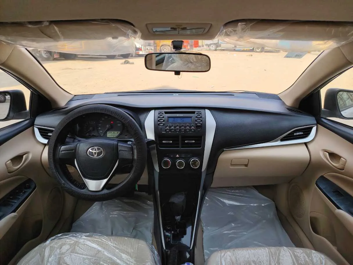 Car image 16