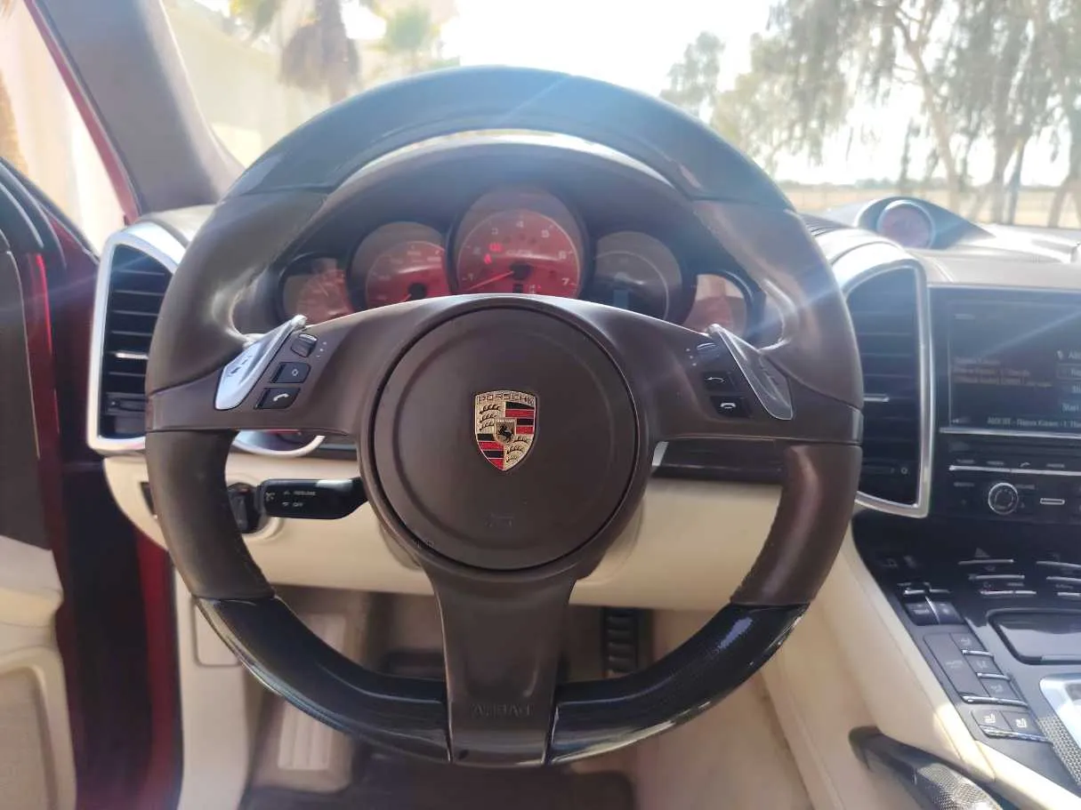 Car image 23