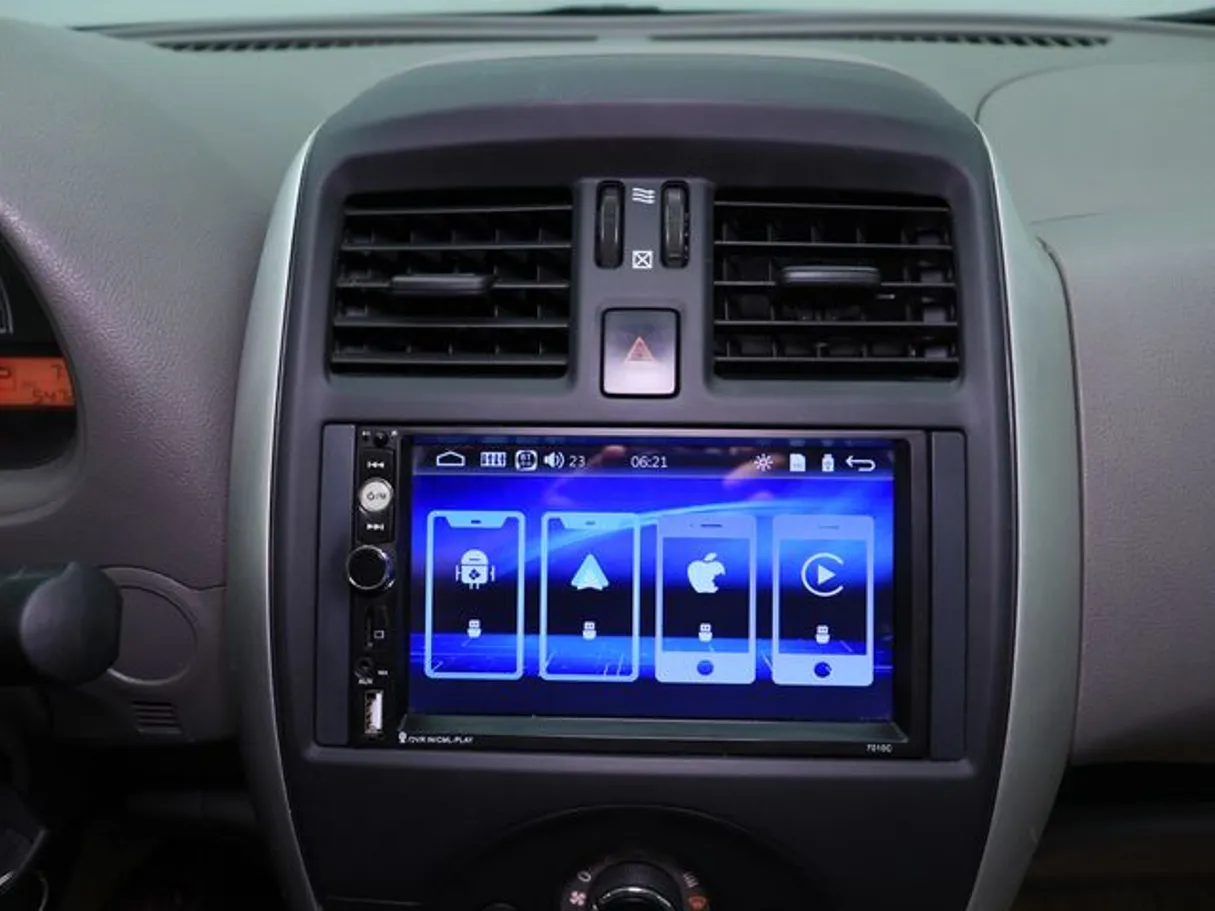 Car image 5
