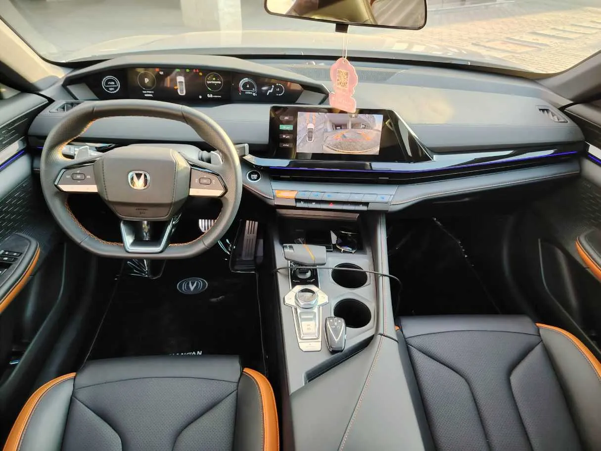 Car image 23
