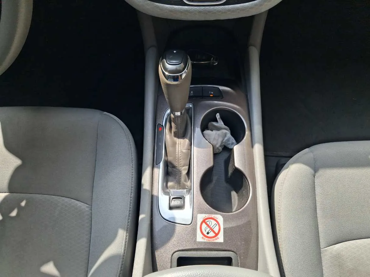 Car image 15