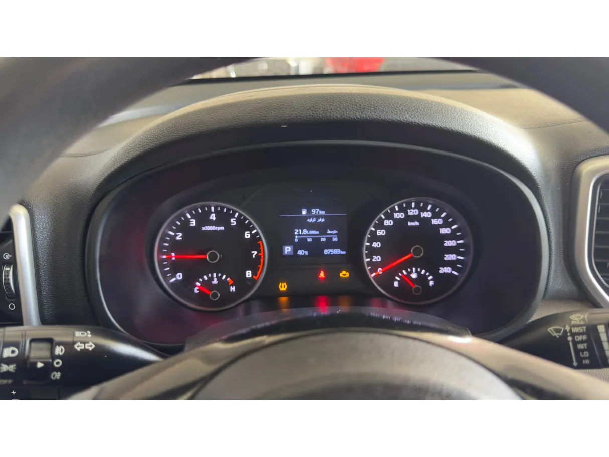Car image 13
