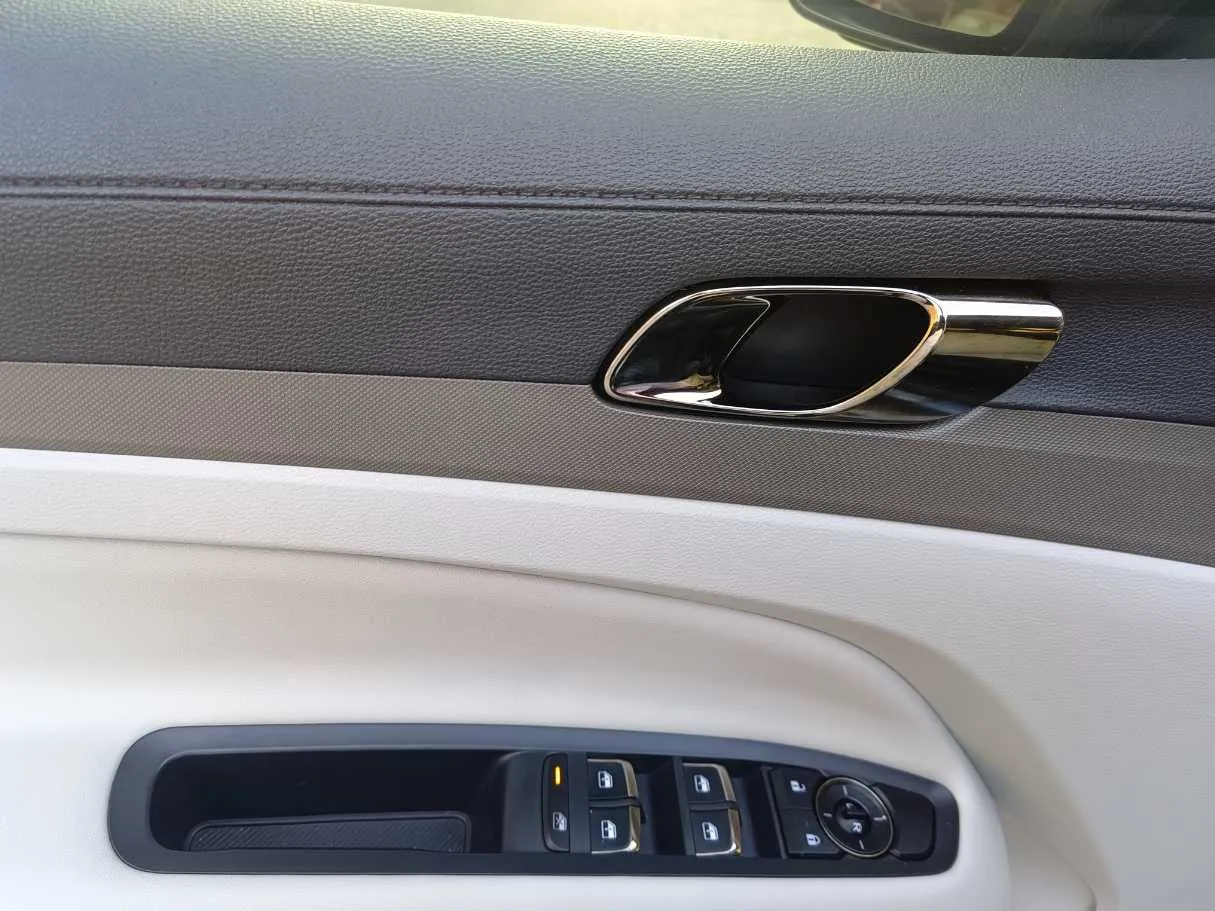 Car image 31