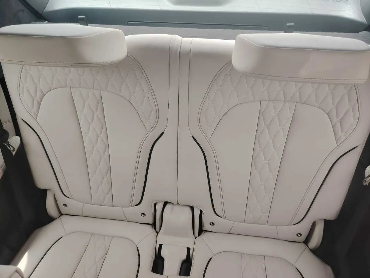 Car image 42