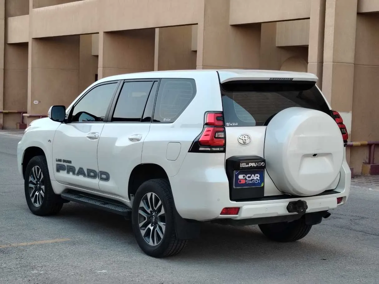Car image 7