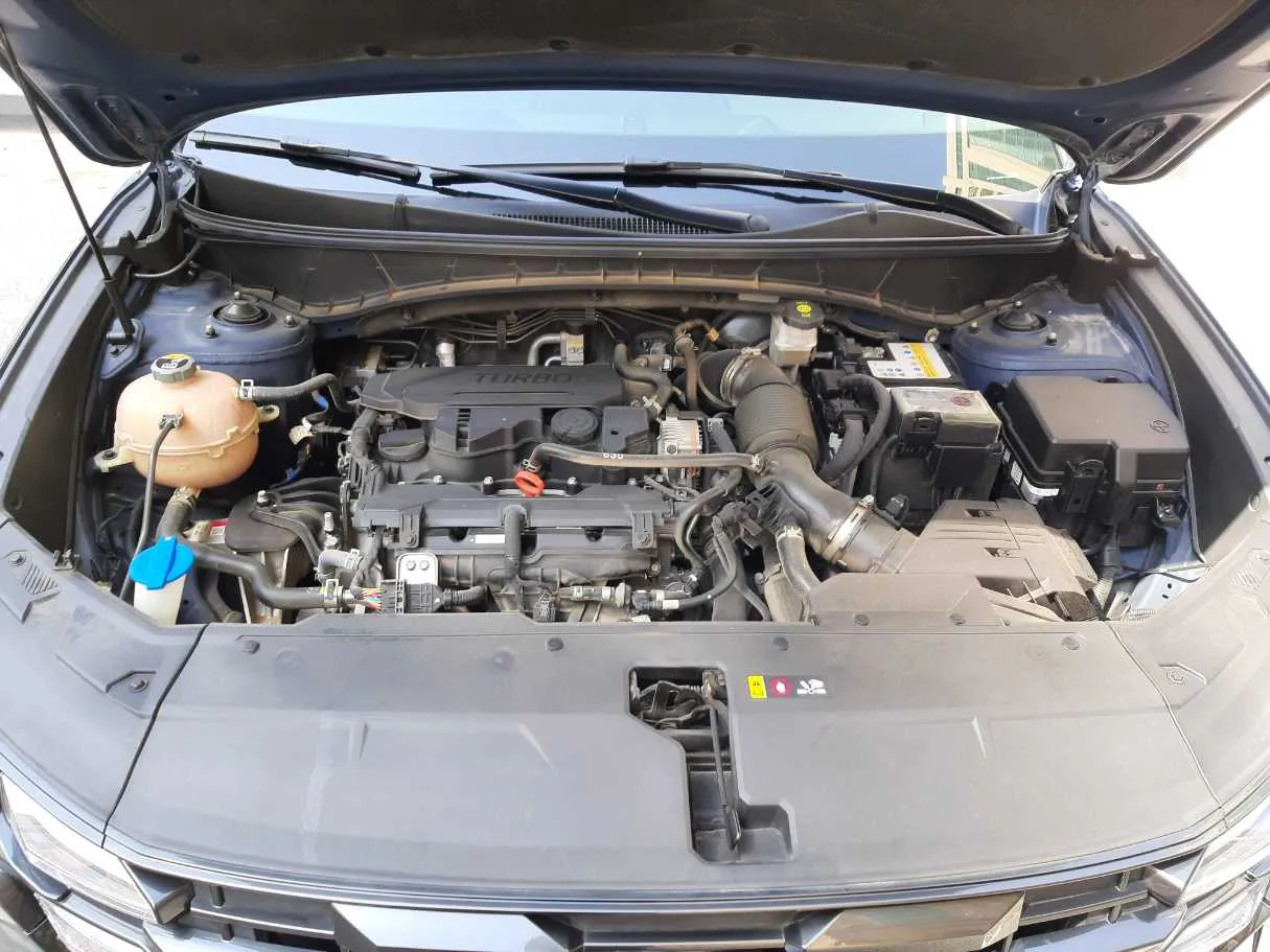Car image 19