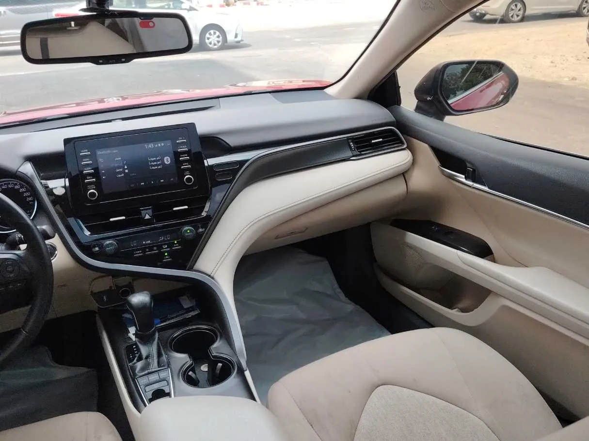 Car image 18