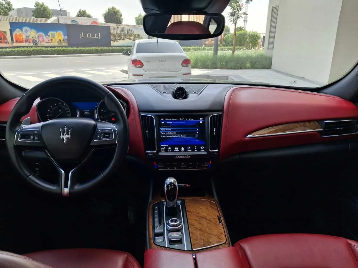 Car image 16