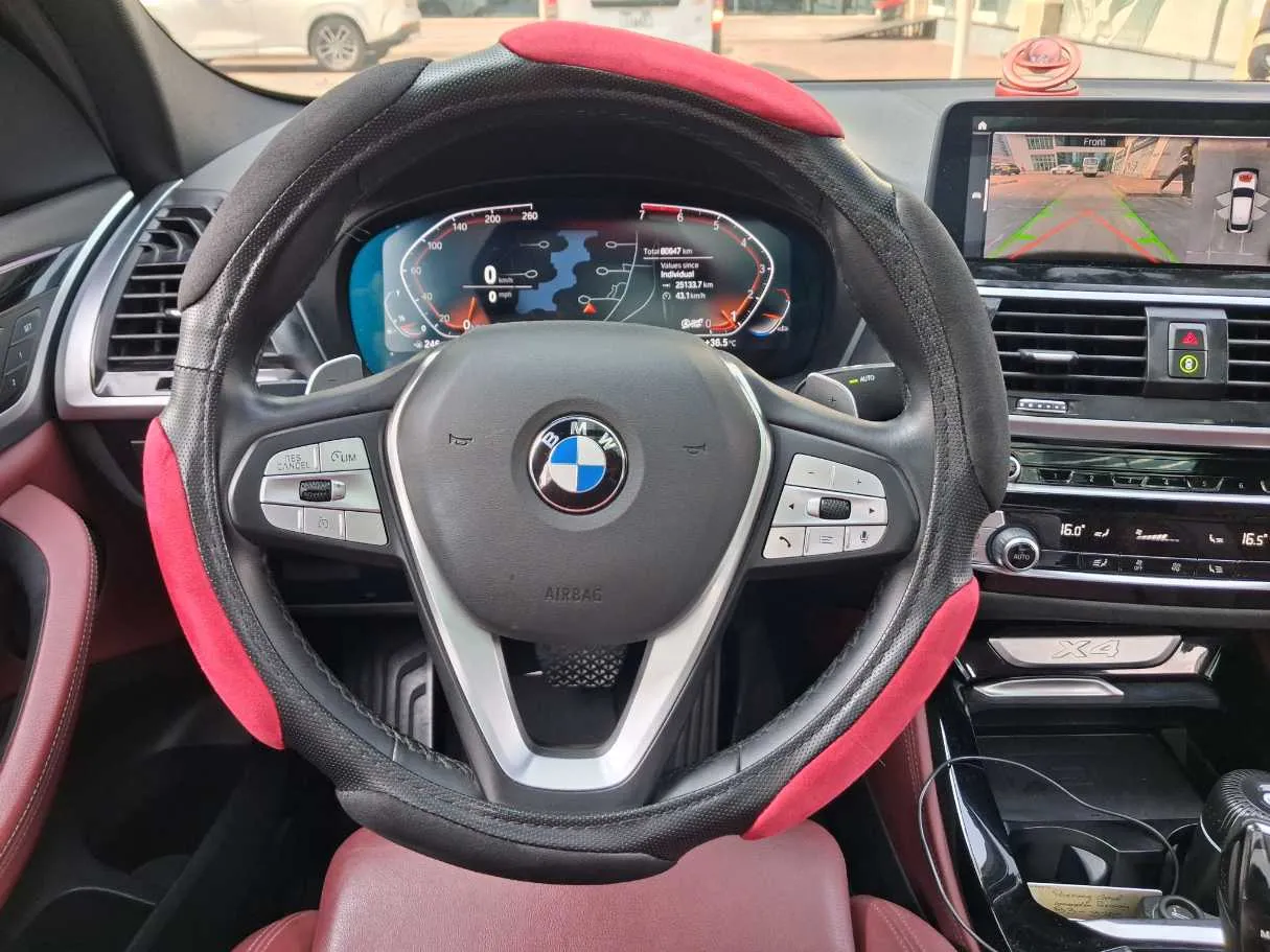 Car image 14