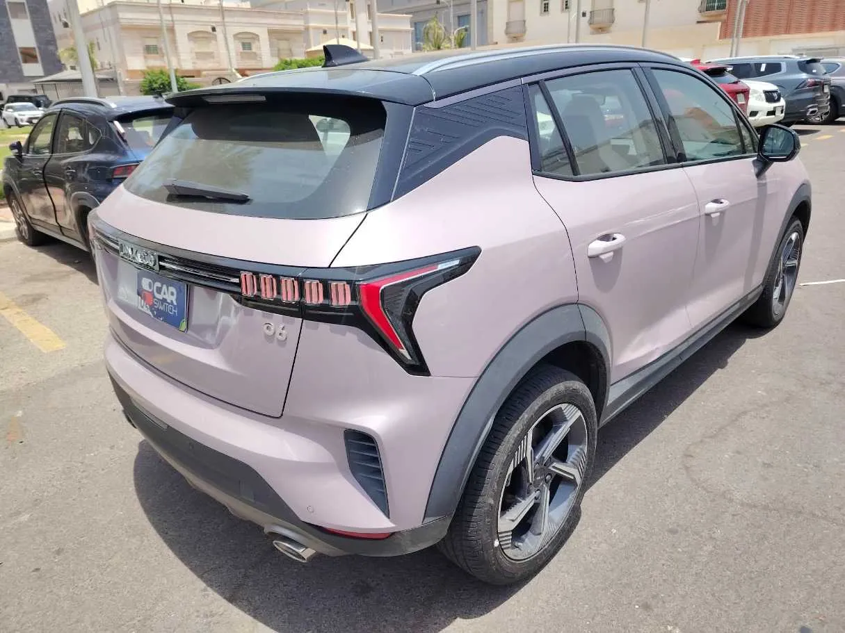 Car image 5