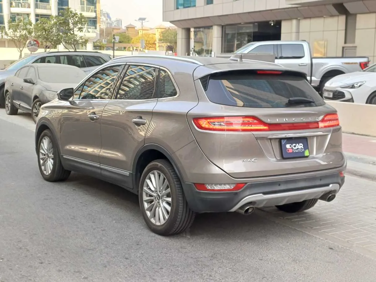 Car image 7