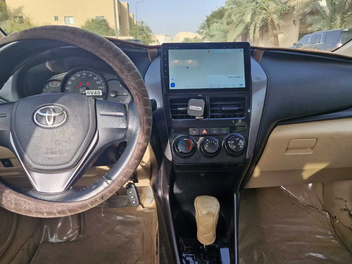 Car image 17