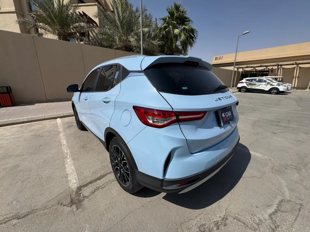 Car image 7