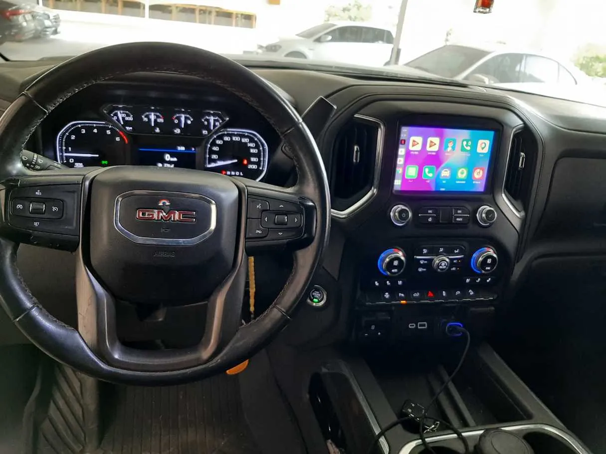 Car image 14