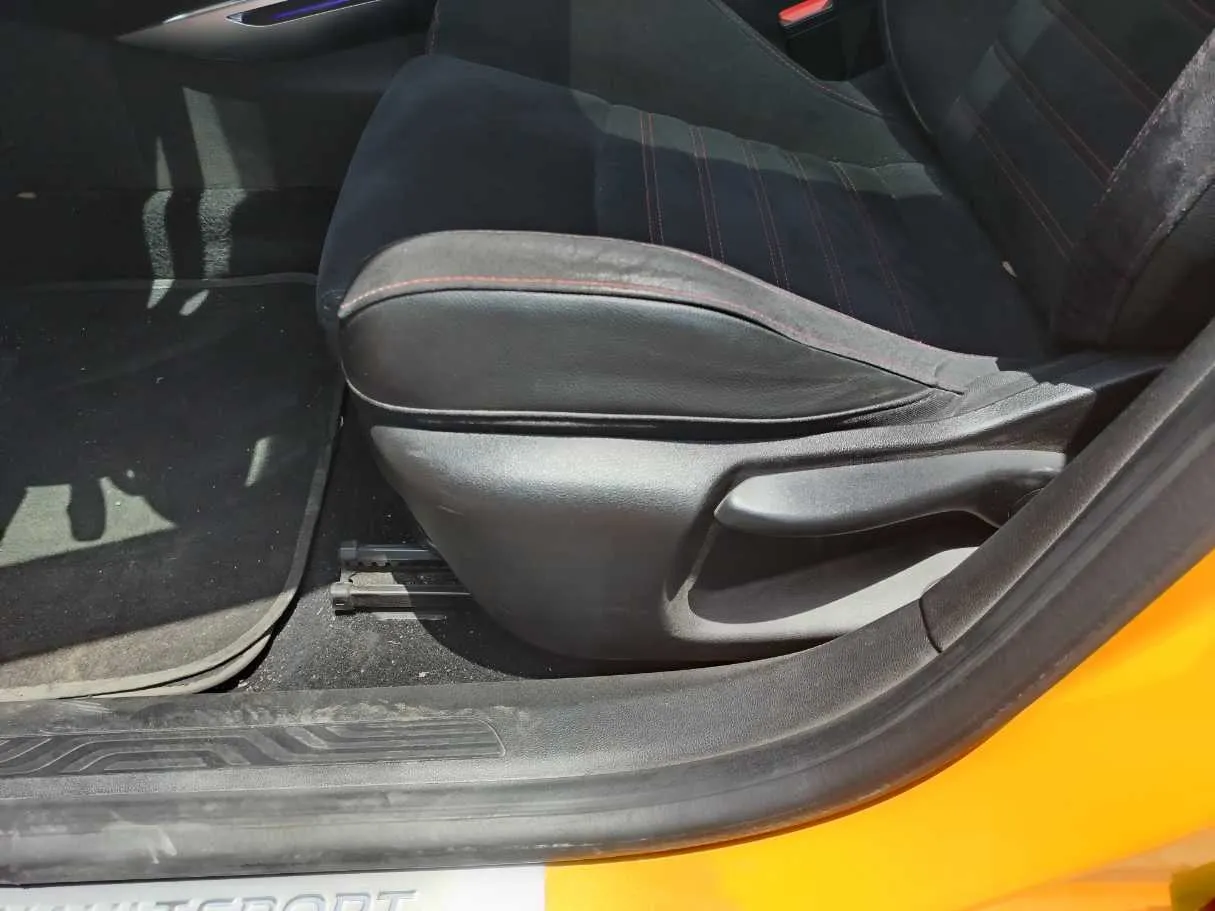 Car image 35