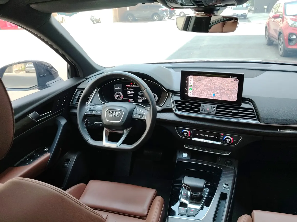 Car image 24