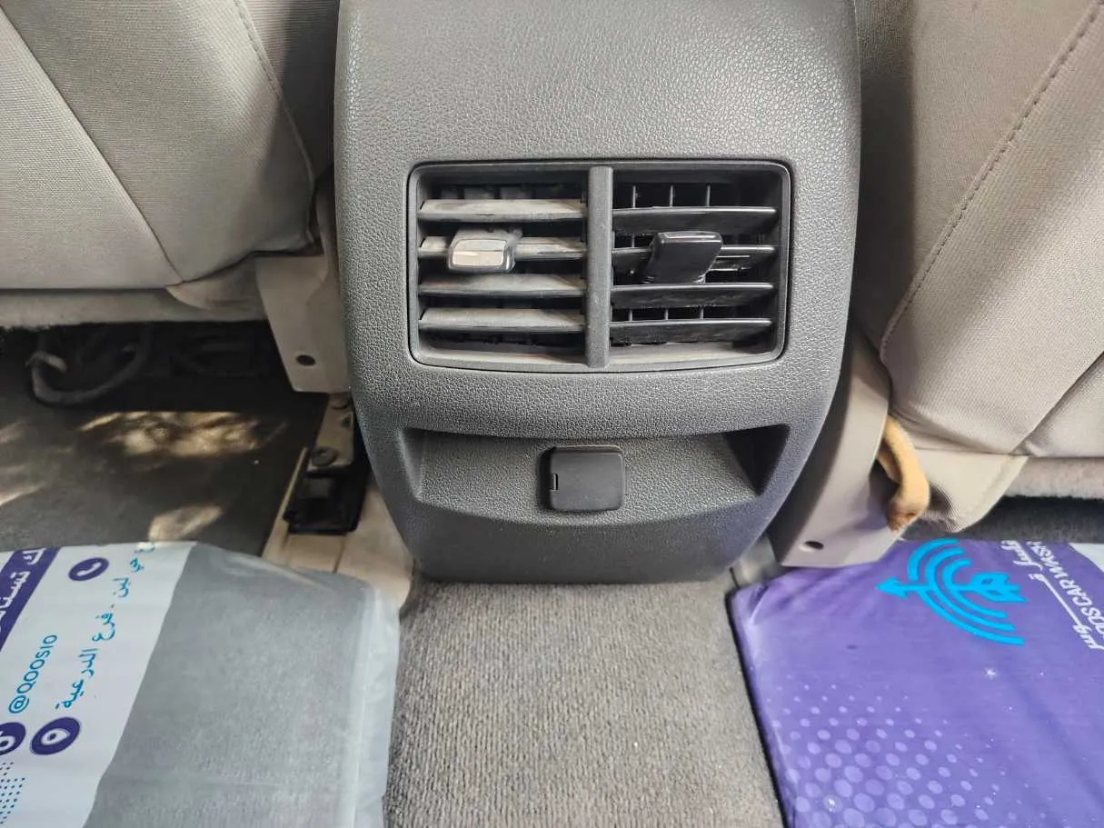 Car image 28