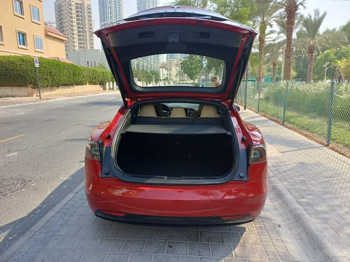 Car image 19
