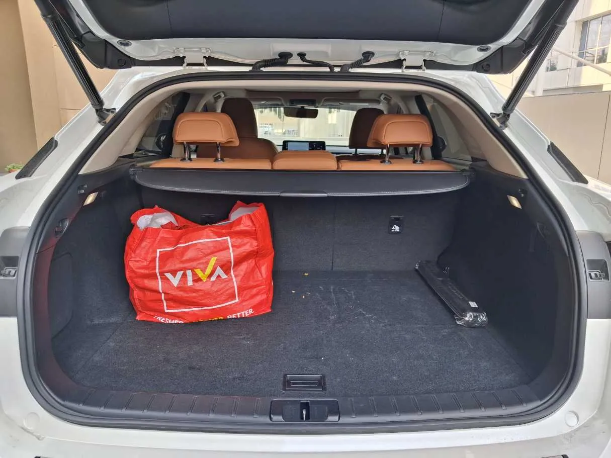 Car image 21
