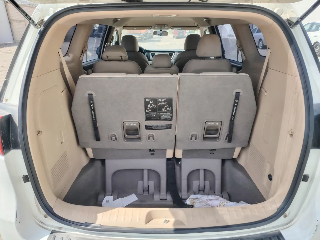 Car image 24