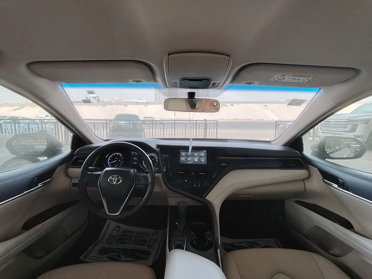 Car image 19