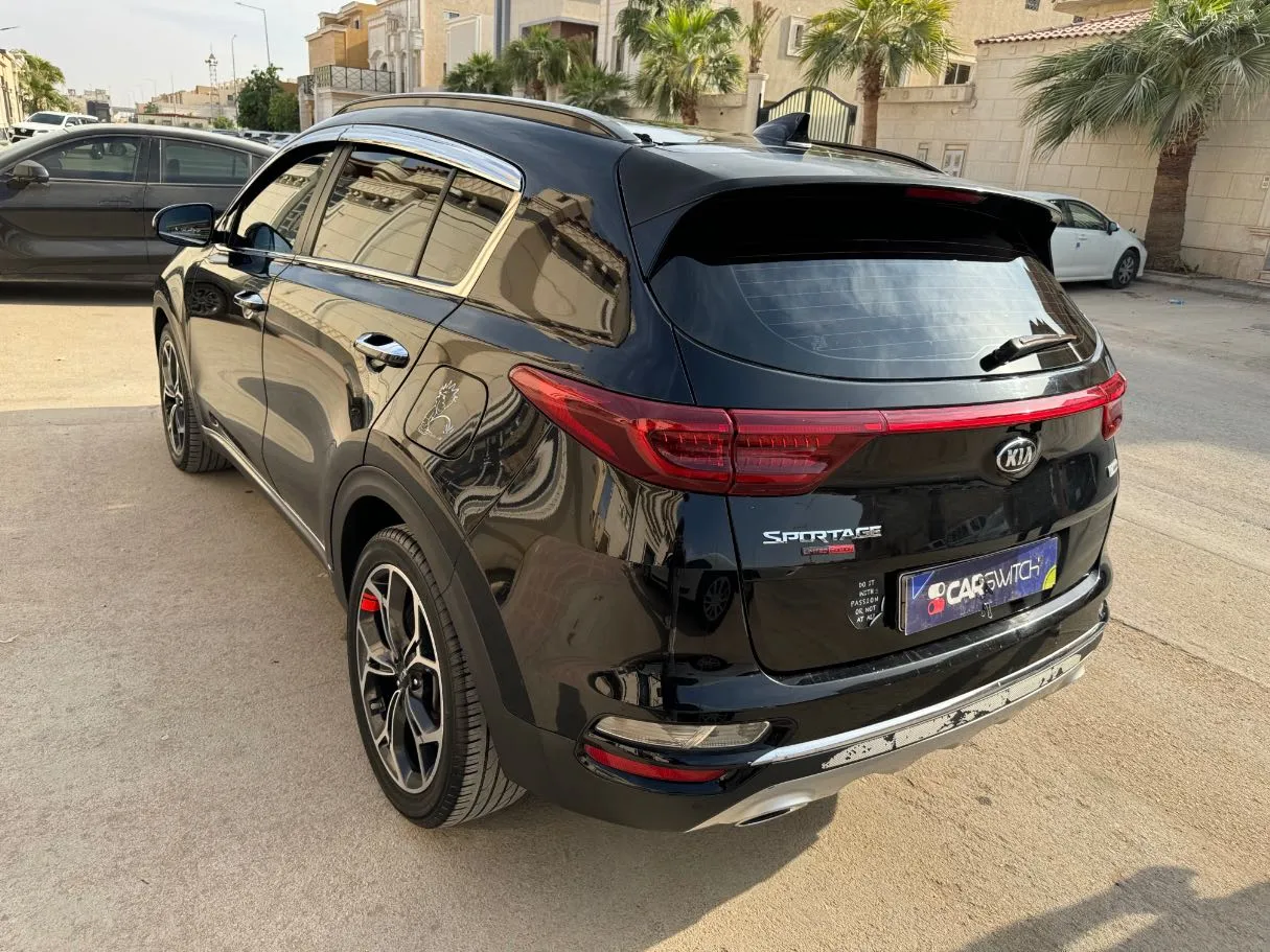 Car image 7