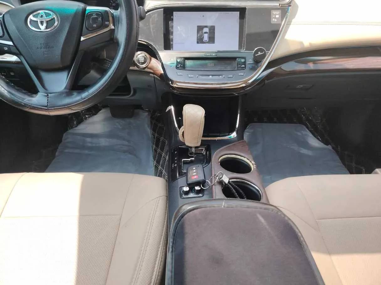 Car image 24
