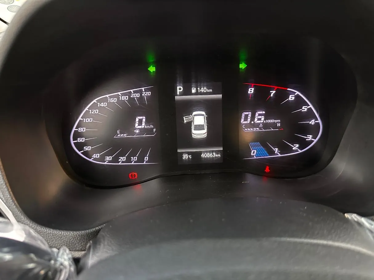Car image 19