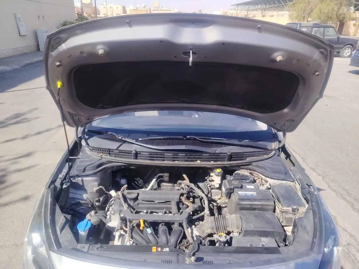 Car image 25