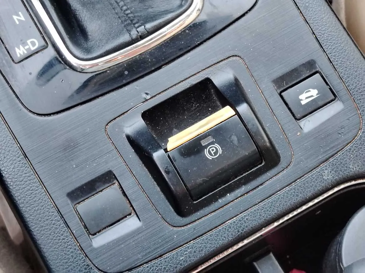 Car image 26