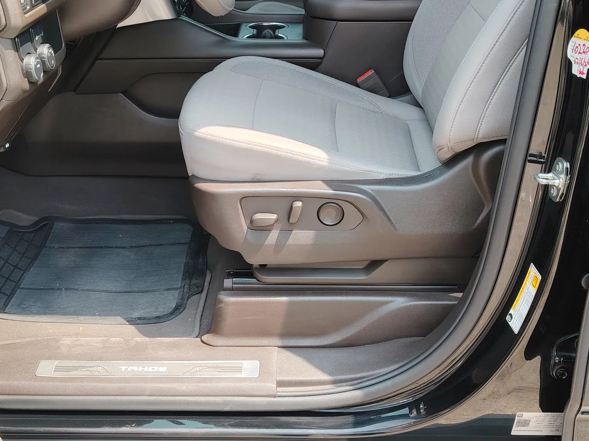 Car image 34