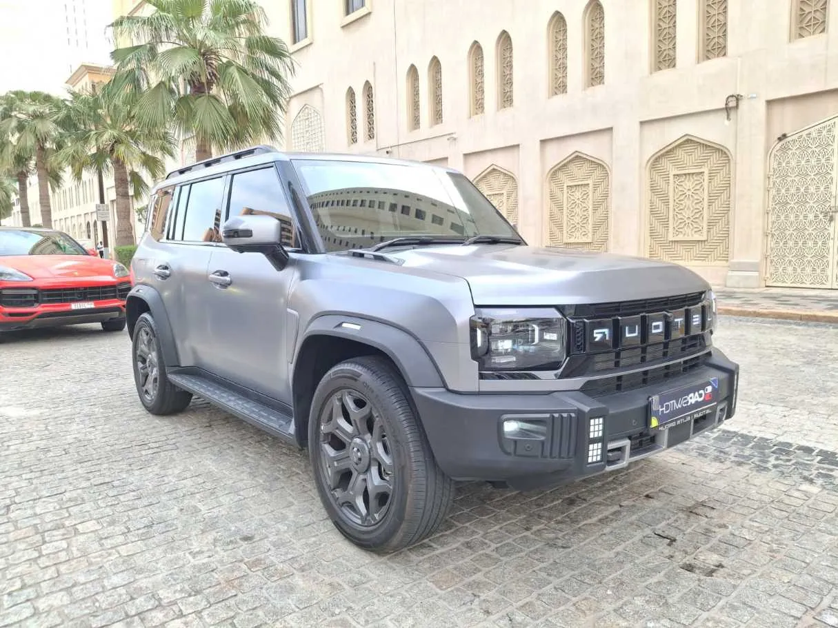 Car image 4