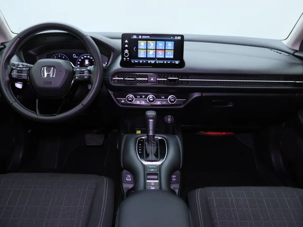 Car image 14