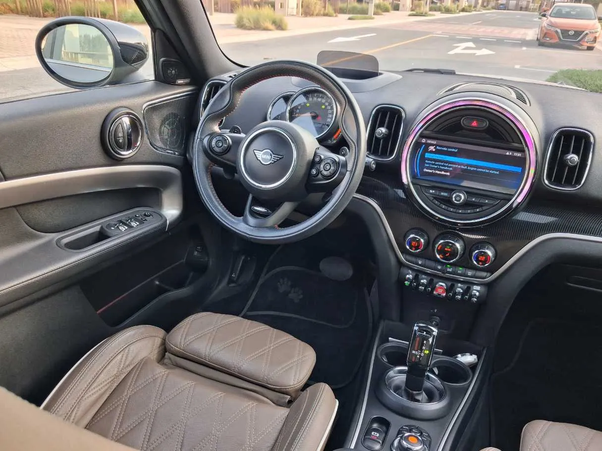 Car image 17