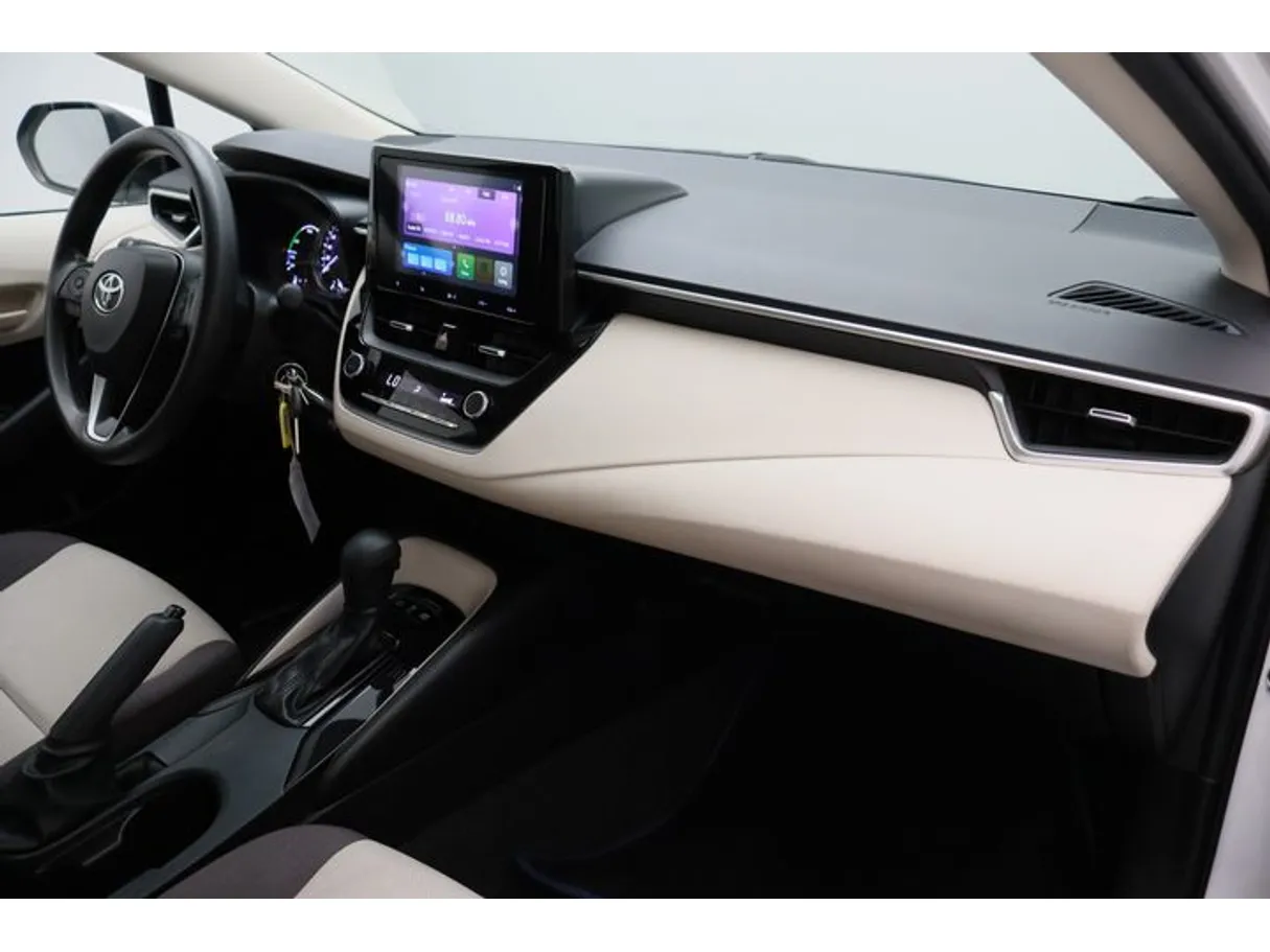 Car image 10