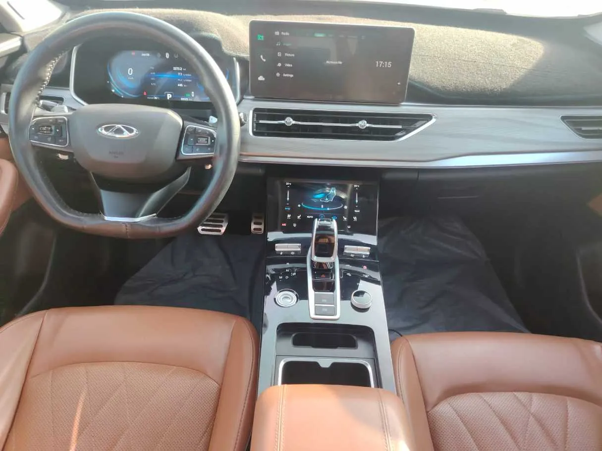 Car image 18