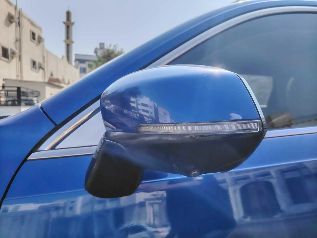 Car image 27